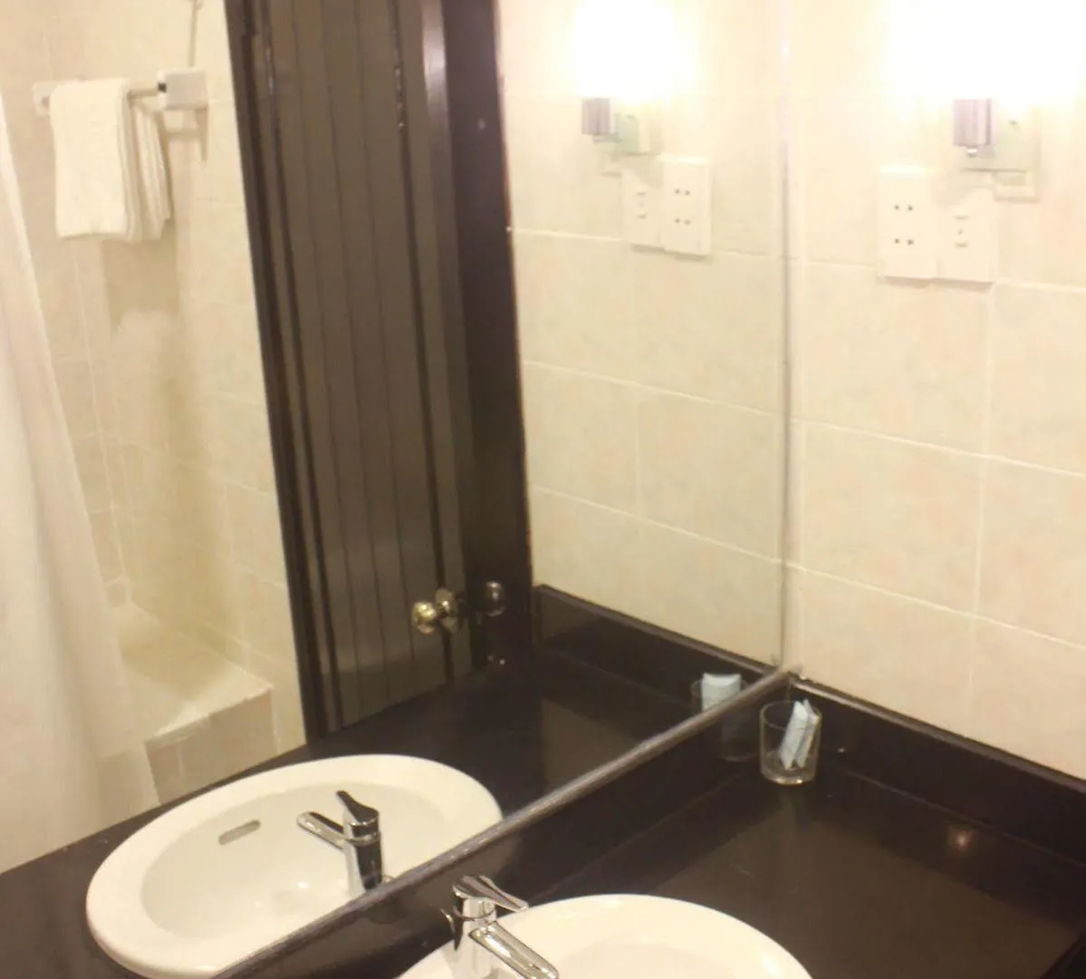 Hai Yen Hotel هوي ان 2*,